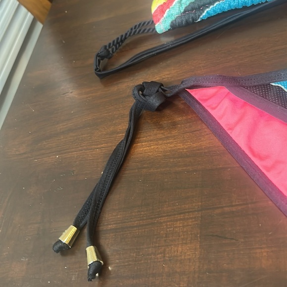 PWDR ROOM 2 Pc. Triangle Striped Bikini Top Size Small, Bottom Size Medium - Picture 6 of 13